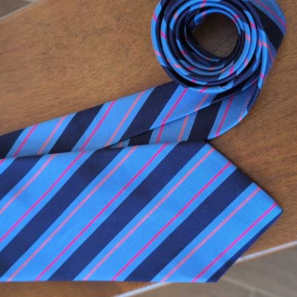 Brooks Brothers Blue Diagonal Striped Silk Tie - Picture 4 of 4